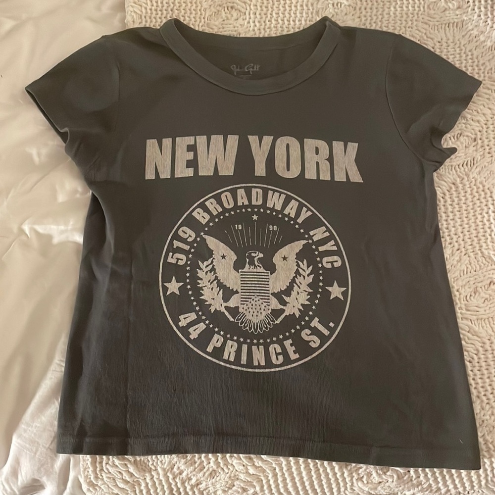 never worn brandy melville cropped tee